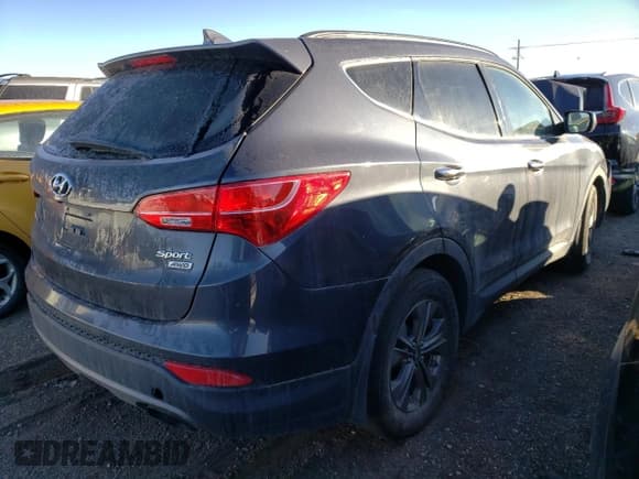 ✅ 2016 Hyundai Santa Fe • VIN: 5XYZUDLB6GG343593 • Лот: 79295073. Опубликован ранее на Copart с пробегом Не указан. Бесплатный доступ к архиву аукционных продаж из США и подробный отчёт об истории автомобиля на DreamBid. Изображение 3.