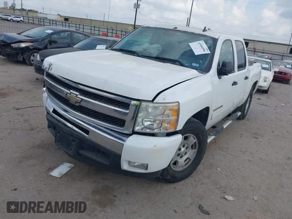 ✅ 2011 Chevrolet Silverado 1500 LT • VIN: 3GCPCSE09BG307739 • Лот: 43544351. Опубликован ранее на IAAI с пробегом 204 198 миль. Бесплатный доступ к архиву аукционных продаж из США и подробный отчёт об истории автомобиля на DreamBid. Изображение 2.
