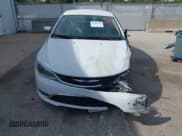 ✅ 2015 Chrysler 200 Limited • VIN: 1C3CCCAB2FN738744 • Lot: 43341242. Wystawiony na IAAI z przebiegiem 75 210 mil. Bezpłatny archiwum sprzedaży aukcyjnych z USA i szczegółowy raport historii pojazdu na DreamBid. Zdjęcie 12.