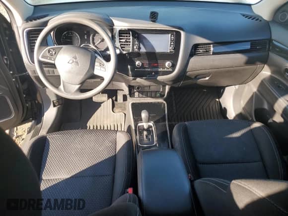 ✅ 2020 Mitsubishi Outlander ES • VIN: JA4AD2A38LZ045811 • Лот: 84786275. Опубликован ранее на Copart с пробегом 58 331 миль. Бесплатный доступ к архиву аукционных продаж из США и подробный отчёт об истории автомобиля на DreamBid. Изображение 8.