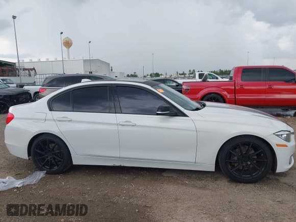 ✅ 2012 BMW 3 Series 328i • VIN: WBA3A5G57CNP17623 • Lot: 42689156. Listed on IAAI with 131,696 mi. Free auction sales archive from the USA and detailed vehicle history report at DreamBid. Image 13.