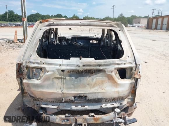 ✅ 2015 Jeep Grand Cherokee Overland • VIN: 1C4RJFCT8FC129611 • Лот: 43102751. Опубликован ранее на IAAI с пробегом Не указан. Бесплатный доступ к архиву аукционных продаж из США и подробный отчёт об истории автомобиля на DreamBid. Изображение 16.