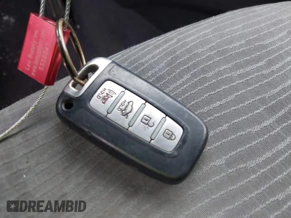 ✅ 2014 Hyundai Sonata Limited • VIN: KMHEC4A4XEA117023 • Lot: 41299461. Wystawiony na IAAI z przebiegiem 154 822 mil. Bezpłatny archiwum sprzedaży aukcyjnych z USA i szczegółowy raport historii pojazdu na DreamBid. Zdjęcie 11.