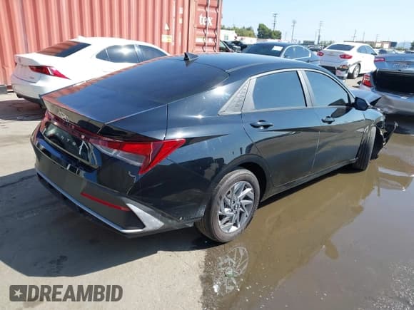 ✅ 2024 Hyundai Elantra SEL • VIN: KMHLM4DG4RU804349 • Lot: 43345019. Listed on IAAI with 35,484 mi. Free auction sales archive from the USA and detailed vehicle history report at DreamBid. Image 4.