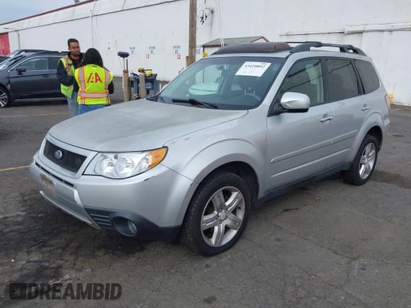 ✅ 2009 Subaru Forester X Limited • VIN: JF2SH64639H731198 • Lot: 43420892. Listed on IAAI with 113,906 mi. Free auction sales archive from the USA and detailed vehicle history report at DreamBid. Image 2.