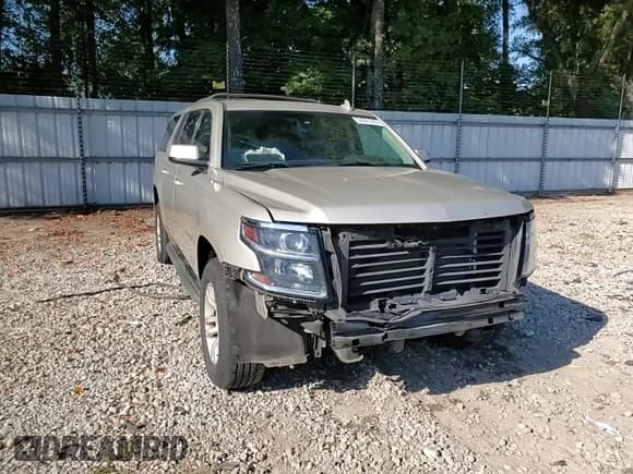✅ 2017 Chevrolet Suburban LT • VIN: 1GNSCHKC0HR158097 • Lot: 84901945. Listed on Copart with 123,331 mi. Free auction sales archive from the USA and detailed vehicle history report at DreamBid. Image 15.