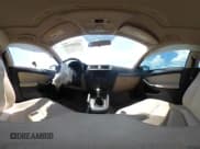 ✅ 2015 Volkswagen Jetta SE • VIN: 3VWD07AJ0FM214295 • Лот: 42593549. Опубликован ранее на IAAI с пробегом 62 720 миль. Бесплатный доступ к архиву аукционных продаж из США и подробный отчёт об истории автомобиля на DreamBid. Изображение 17.