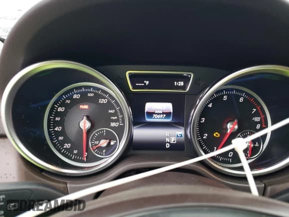 ✅ 2019 Mercedes-Benz GLE 400 • VIN: 4JGDA5GBXKB208361 • Lot: 90225545. Wystawiony na Copart z przebiegiem 70 697 mil. Bezpłatny archiwum sprzedaży aukcyjnych z USA i szczegółowy raport historii pojazdu na DreamBid. Zdjęcie 9.