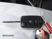 ✅ 2017 Volkswagen Passat S • VIN: 1VWAT7A33HC019579 • Lot: 42889382. Wystawiony na IAAI z przebiegiem 55 544 mil. Bezpłatny archiwum sprzedaży aukcyjnych z USA i szczegółowy raport historii pojazdu na DreamBid. Zdjęcie 11.