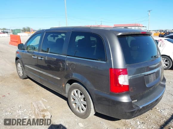 ✅ 2015 Chrysler Town & Country Touring • VIN: 2C4RC1BG0FR505193 • Lot: 43526083. Wystawiony na IAAI z przebiegiem 134 172 mil. Bezpłatny archiwum sprzedaży aukcyjnych z USA i szczegółowy raport historii pojazdu na DreamBid. Zdjęcie 21.