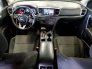 ✅ 2020 Kia Sportage LX • VIN: KNDPMCACXL7633288 • Лот: 89513175. Опубликован ранее на Copart с пробегом 56 684 миль. Бесплатный доступ к архиву аукционных продаж из США и подробный отчёт об истории автомобиля на DreamBid. Изображение 8.