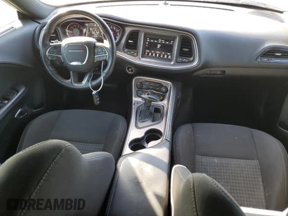 ✅ 2019 Dodge Challenger R/T • VIN: 2C3CDZBT3KH556979 • Lot: 39642984. Wystawiony na Copart z przebiegiem 93 370 mil. Bezpłatny archiwum sprzedaży aukcyjnych z USA i szczegółowy raport historii pojazdu na DreamBid. Zdjęcie 8.