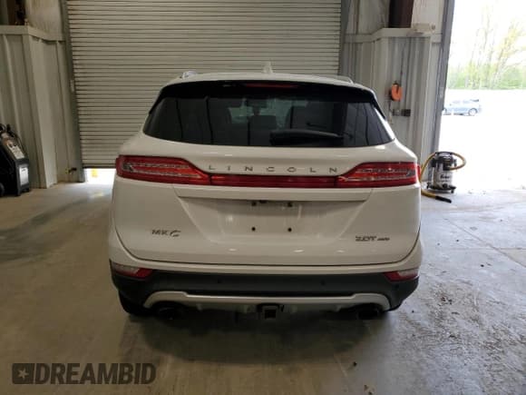 ✅ 2017 Lincoln MKC Select • VIN: 5LMCJ2D95HUL45133 • Lot: 57479745. Wystawiony na Copart z przebiegiem 125 927 mil. Bezpłatny archiwum sprzedaży aukcyjnych z USA i szczegółowy raport historii pojazdu na DreamBid. Zdjęcie 6.