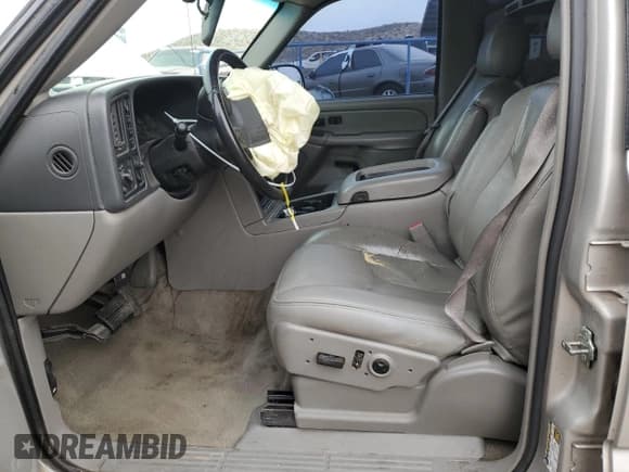 ✅ 2005 Chevrolet Suburban Z71 • VIN: 3GNFK16Z75G194956 • Лот: 83689564. Опубликован ранее на Copart с пробегом 219 462 миль. Бесплатный доступ к архиву аукционных продаж из США и подробный отчёт об истории автомобиля на DreamBid. Изображение 7.