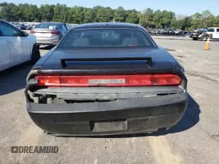 2010 Dodge Challenger SE z VIN 2B3CJ4DV3AH205754, wystawiony jako Copart lot #82515805 z przebiegiem 301 766 mil mil oraz Czysty tytuł • Clean title. Historia ofert i sprzedaży dostępna na DreamBid. Obrazek 6.