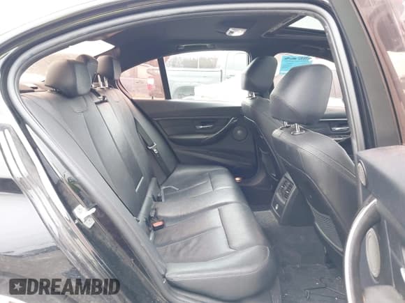 ✅ 2015 BMW 3 Series 335i • VIN: WBA3A9G58FNS66195 • Lot: 41623777. Wystawiony na IAAI z przebiegiem 134 797 mil. Bezpłatny archiwum sprzedaży aukcyjnych z USA i szczegółowy raport historii pojazdu na DreamBid. Zdjęcie 8.