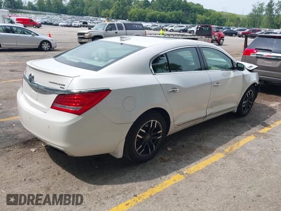 ✅ 2016 Buick LaCrosse Premium I • VIN: 1G4GE5G38GF133685 • Lot: 42871721. Wystawiony na IAAI z przebiegiem 118 023 mil. Bezpłatny archiwum sprzedaży aukcyjnych z USA i szczegółowy raport historii pojazdu na DreamBid. Zdjęcie 4.