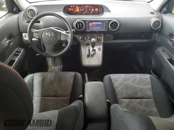 ✅ 2014 Scion xB • VIN: JTLZE4FEXEJ059615 • Lot: 59389725. Wystawiony na Copart z przebiegiem 63 175 mil. Bezpłatny archiwum sprzedaży aukcyjnych z USA i szczegółowy raport historii pojazdu na DreamBid. Zdjęcie 8.