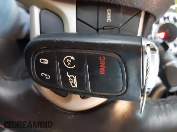 ✅ 2018 Jeep Cherokee Latitude Plus • VIN: 1C4PJLLX5JD524860 • Лот: 42617505. Опубликован ранее на IAAI с пробегом 83 518 миль. Бесплатный доступ к архиву аукционных продаж из США и подробный отчёт об истории автомобиля на DreamBid. Изображение 11.