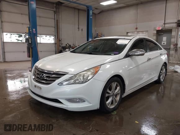 ✅ 2011 Hyundai Sonata Limited • VIN: 5NPEC4AC9BH035431 • Lot: 42960977. Listed on IAAI with 185,739 mi. Free auction sales archive from the USA and detailed vehicle history report at DreamBid. Image 2.