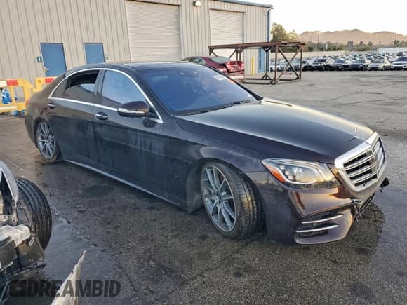 ✅ 2020 Mercedes-Benz S 560 • VIN: W1KUG8DB1LA558709 • Lot: 95174965. Wystawiony na Copart z przebiegiem Nie podano. Bezpłatny archiwum sprzedaży aukcyjnych z USA i szczegółowy raport historii pojazdu na DreamBid. Zdjęcie 4.