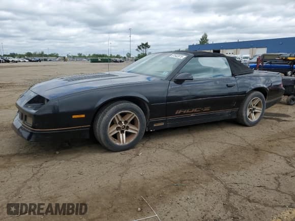 ✅ 1987 Chevrolet Camaro • VIN: 1G1FP31H6HN164226 • Lot: 57642075. Wystawiony na Copart z przebiegiem 70 186 mil. Bezpłatny archiwum sprzedaży aukcyjnych z USA i szczegółowy raport historii pojazdu na DreamBid. Zdjęcie 1.