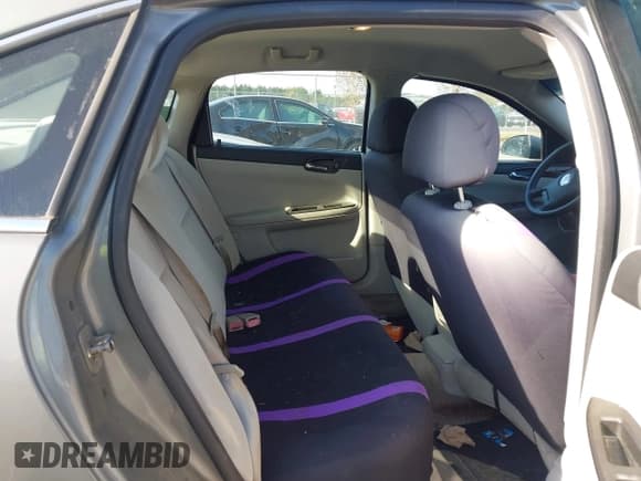 ✅ 2007 Chevrolet Impala LS • VIN: 2G1WB58K279343117 • Lot: 43627253. Wystawiony na IAAI z przebiegiem 234 996 mil. Bezpłatny archiwum sprzedaży aukcyjnych z USA i szczegółowy raport historii pojazdu na DreamBid. Zdjęcie 8.