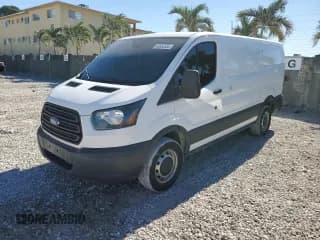 ✅ 2017 Ford Transit • VIN: 1FTYR1YM3HKA47741 • Lot: 83532354. Wystawiony na Copart z przebiegiem 185 623 mil. Bezpłatny archiwum sprzedaży aukcyjnych z USA i szczegółowy raport historii pojazdu na DreamBid. Zdjęcie 1.