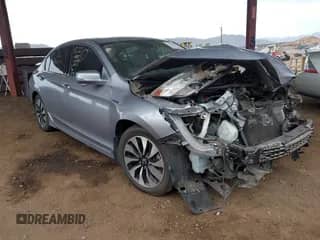 2017 Honda Accord Touring z VIN JHMCR6F71HC004111, wystawiony jako IAAI lot #43253546 z przebiegiem 106 098 mil mil oraz . Historia ofert i sprzedaży dostępna na DreamBid. Obrazek 1.