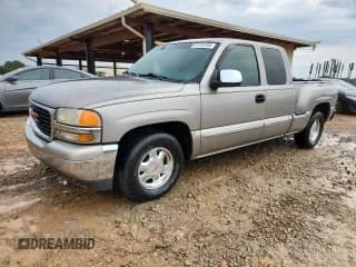 ✅ 2000 GMC Sierra 1500 SLE • VIN: 2GTEC19T5Y1341734 • Lot: 81318745. Listed on Copart with 138,775 mi. Free auction sales archive from the USA and detailed vehicle history report at DreamBid. Image 1.