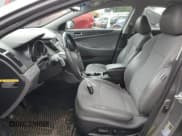 ✅ 2013 Hyundai Sonata SE • VIN: 5NPEC4AC9DH786421 • Lot: 72600454. Wystawiony na Copart z przebiegiem 193 963 mil. Bezpłatny archiwum sprzedaży aukcyjnych z USA i szczegółowy raport historii pojazdu na DreamBid. Zdjęcie 7.