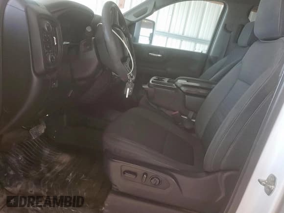 ✅ 2022 Chevrolet Silverado 2500HD Work Truck • VIN: 1GC2YLE79NF183816 • Lot: 59191015. Wystawiony na Copart z przebiegiem 140 411 mil. Bezpłatny archiwum sprzedaży aukcyjnych z USA i szczegółowy raport historii pojazdu na DreamBid. Zdjęcie 7.