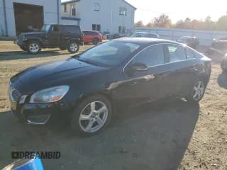 ✅ 2013 Volvo S60 T5 Premier • VIN: YV1612FS0D2232372 • Lot: 91221635. Wystawiony na Copart z przebiegiem 111 437 mil. Bezpłatny archiwum sprzedaży aukcyjnych z USA i szczegółowy raport historii pojazdu na DreamBid. Zdjęcie 1.