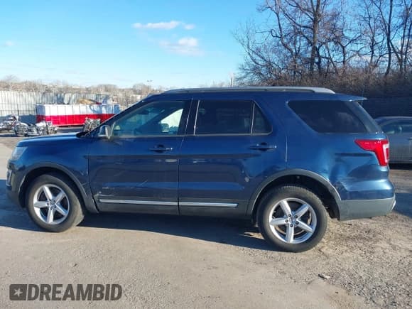 ✅ 2016 Ford Explorer XLT • VIN: 1FM5K8DH0GGC37874 • Lot: 43916434. Wystawiony na IAAI z przebiegiem 204 047 mil. Bezpłatny archiwum sprzedaży aukcyjnych z USA i szczegółowy raport historii pojazdu na DreamBid. Zdjęcie 15.