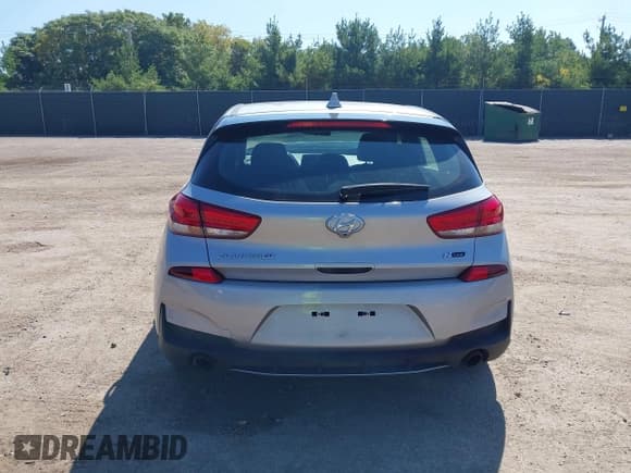 ✅ 2020 Hyundai Elantra N Line • VIN: KMHH55LC4LU143744 • Lot: 43228217. Listed on IAAI with 28,112 mi. Free auction sales archive from the USA and detailed vehicle history report at DreamBid. Image 17.