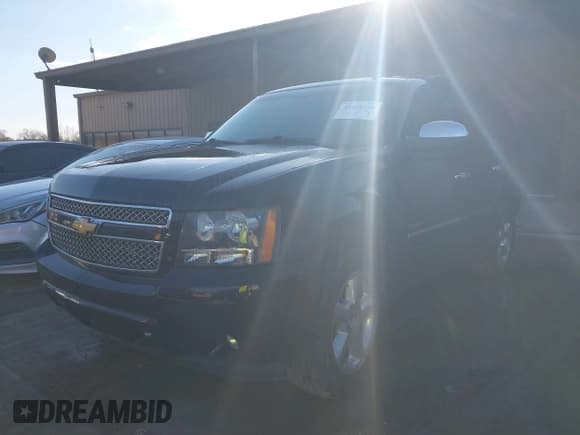 ✅ 2012 Chevrolet Tahoe LTZ • VIN: 1GNSKCE01CR241537 • Lot: 41620326. Listed on IAAI with 232,429 mi. Free auction sales archive from the USA and detailed vehicle history report at DreamBid. Image 17.