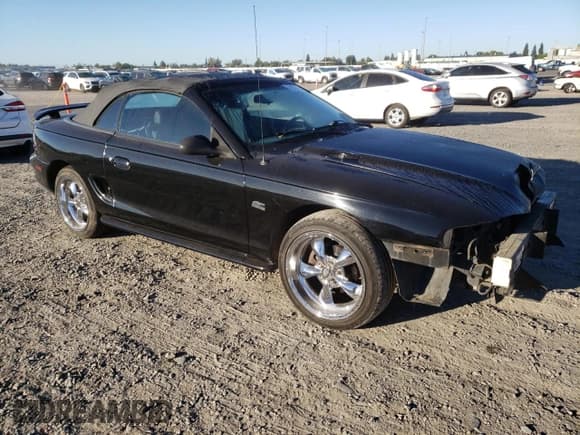 ✅ 1995 Ford Mustang • VIN: 1FALP45T3SF102532 • Lot: 82353865. Wystawiony na Copart z przebiegiem 141 899 mil. Bezpłatny archiwum sprzedaży aukcyjnych z USA i szczegółowy raport historii pojazdu na DreamBid. Zdjęcie 4.