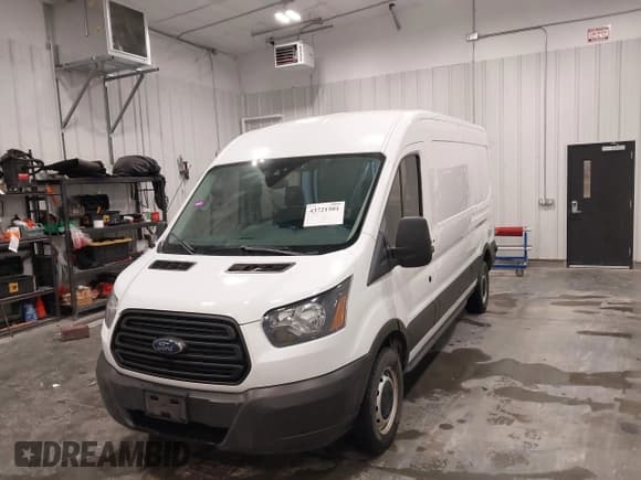 ✅ 2019 Ford Transit Cargo • VIN: 1FTYE2CGXKKA35970 • Lot: 43721501. Wystawiony na IAAI z przebiegiem 80 341 mil. Bezpłatny archiwum sprzedaży aukcyjnych z USA i szczegółowy raport historii pojazdu na DreamBid. Zdjęcie 6.