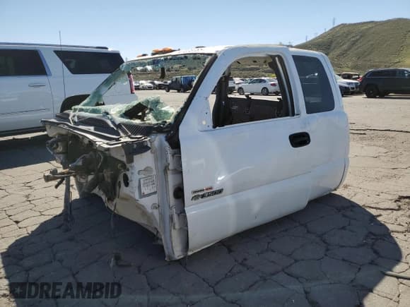✅ 2005 Chevrolet Silverado 1500 • VIN: 1GCJC39295E333891 • Лот: 47073785. Опубликован ранее на Copart с пробегом Не указан. Бесплатный доступ к архиву аукционных продаж из США и подробный отчёт об истории автомобиля на DreamBid. Изображение 1.