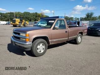 1994 Chevrolet Silverado 1500 z VIN 1GCEK14K0RE119443, wystawiony jako Copart lot #82088045 z przebiegiem 178 766 mil mil oraz Szkoda całkowita • Salvage title. Historia ofert i sprzedaży dostępna na DreamBid. Obrazek 1.