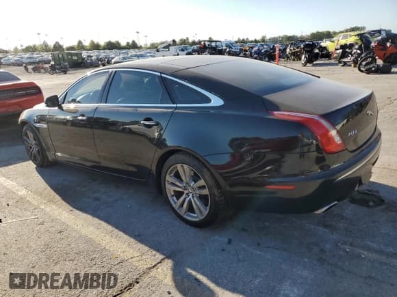 ✅ 2011 Jaguar XJ XJL • VIN: SAJWA2GB6BLV07708 • Lot: 85764155. Wystawiony na Copart z przebiegiem 106 158 mil. Bezpłatny archiwum sprzedaży aukcyjnych z USA i szczegółowy raport historii pojazdu na DreamBid. Zdjęcie 2.