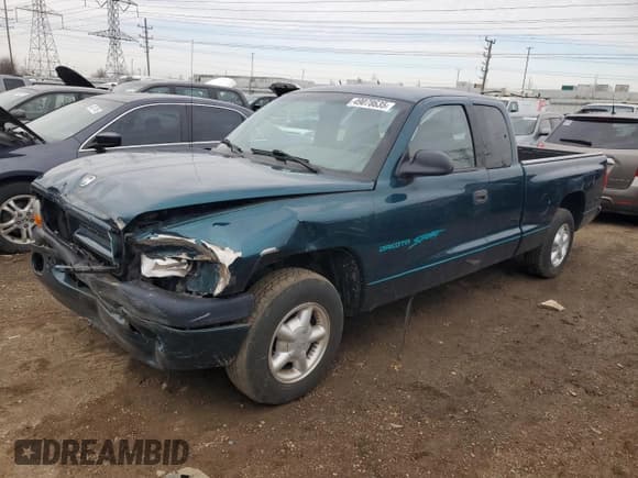 ✅ 1998 Dodge Dakota SLT • VIN: 1B7GL22X1WS754968 • Lot: 49078635. Wystawiony na Copart z przebiegiem 138 116 mil. Bezpłatny archiwum sprzedaży aukcyjnych z USA i szczegółowy raport historii pojazdu na DreamBid. Zdjęcie 1.