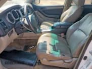 ✅ 2005 Toyota 4Runner SR5 • VIN: JTEZT14R050021642 • Lot: 80671105. Wystawiony na Copart z przebiegiem 193 849 mil. Bezpłatny archiwum sprzedaży aukcyjnych z USA i szczegółowy raport historii pojazdu na DreamBid. Zdjęcie 7.