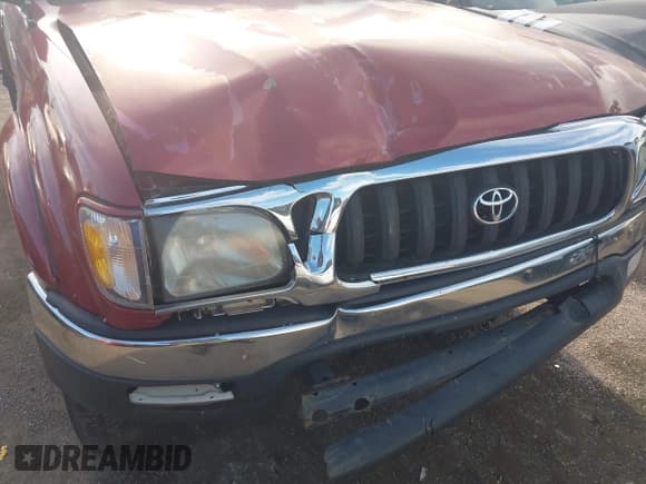 ✅ 2001 Toyota Tacoma PreRunner • VIN: 5TEGN92N11Z755284 • Lot: 43741942. Listed on IAAI with 305,971 mi. Free auction sales archive from the USA and detailed vehicle history report at DreamBid. Image 6.