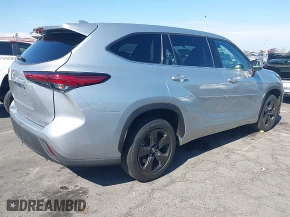 ✅ 2021 Toyota Highlander L • VIN: 5TDCZRAH4MS517655 • Lot: 43016228. Wystawiony na IAAI z przebiegiem 76 168 mil. Bezpłatny archiwum sprzedaży aukcyjnych z USA i szczegółowy raport historii pojazdu na DreamBid. Zdjęcie 4.
