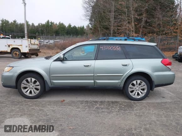 ✅ 2009 Subaru Outback Limited • VIN: 4S4BP66C097323599 • Lot: 43700551. Listed on IAAI with 151,566 mi. Free auction sales archive from the USA and detailed vehicle history report at DreamBid. Image 12.