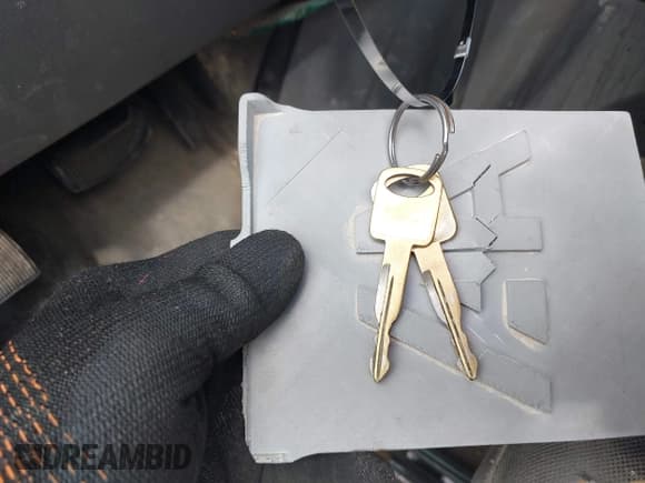 ✅ 2006 Ford Econoline Cargo • VIN: 1FTNE24W06DB34266 • Лот: 43136272. Опубликован ранее на IAAI с пробегом 258 950 миль. Бесплатный доступ к архиву аукционных продаж из США и подробный отчёт об истории автомобиля на DreamBid. Изображение 11.