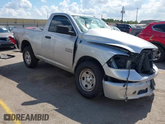 2016 Ram 1500 Express z VIN 3C6JR6AG4GG278048, wystawiony jako IAAI lot #43393792 z przebiegiem Nie podano mil oraz . Historia ofert i sprzedaży dostępna na DreamBid. Obrazek 1.