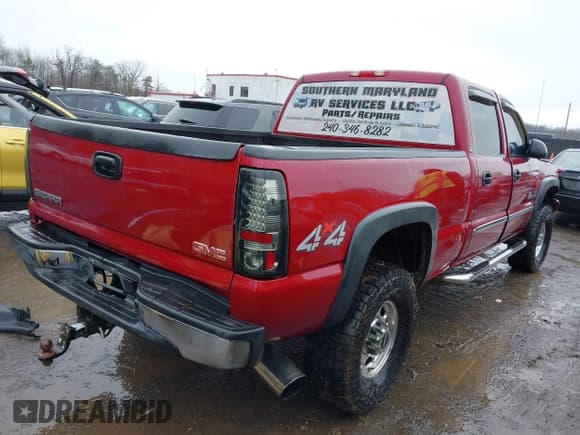 ✅ 2005 GMC Sierra 2500HD SLE • VIN: 1GTHK23285F849108 • Lot: 41554631. Listed on IAAI with 214,760 mi. Free auction sales archive from the USA and detailed vehicle history report at DreamBid. Image 4.