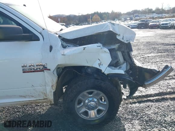 ✅ 2017 Ram 2500 Lone Star • VIN: 3C6UR5DL1HG678652 • Lot: 43480895. Wystawiony na IAAI z przebiegiem 148 056 mil. Bezpłatny archiwum sprzedaży aukcyjnych z USA i szczegółowy raport historii pojazdu na DreamBid. Zdjęcie 6.